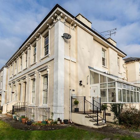 10 Sydenham - By Luxury Apartments Cheltenham Exterior foto